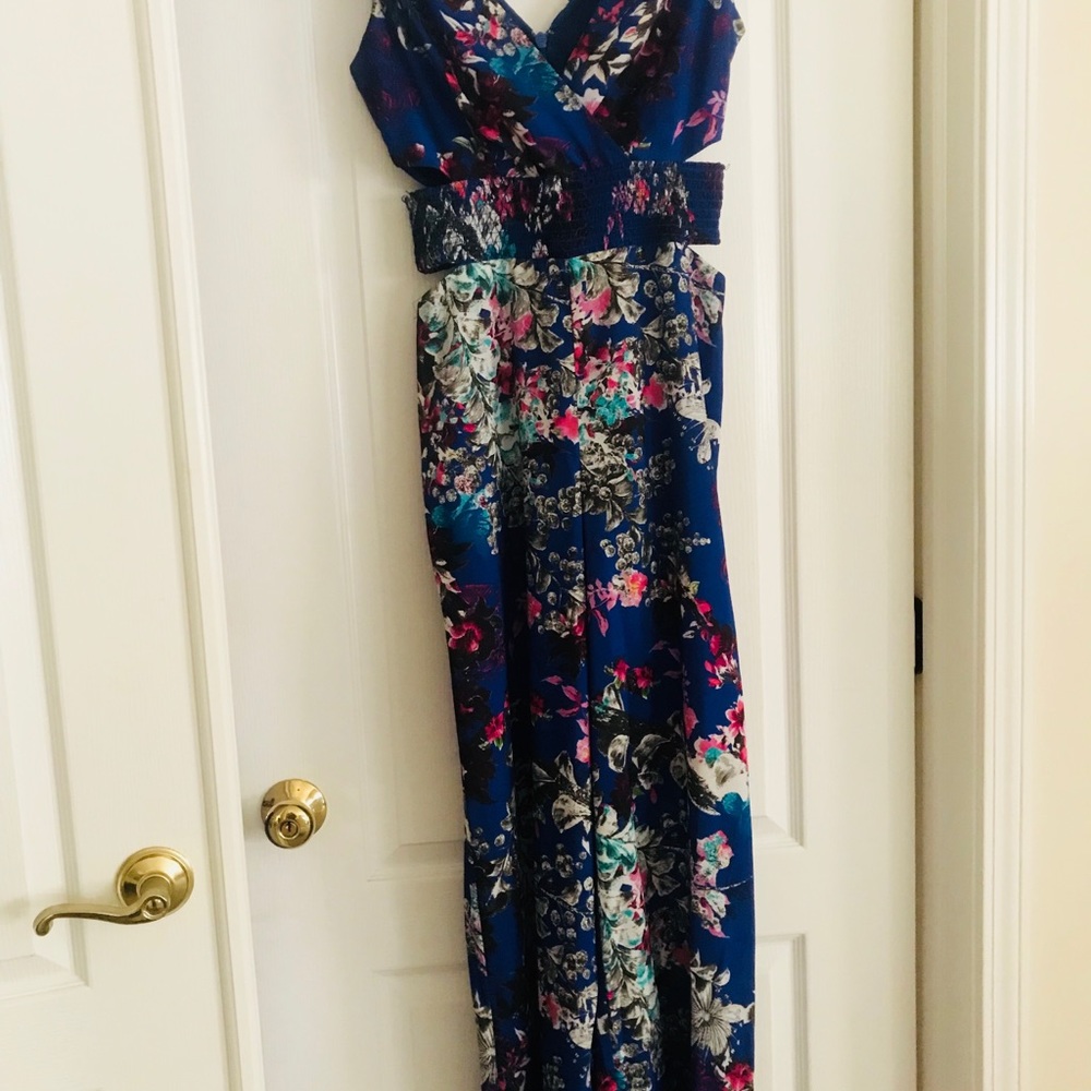 Beautiful jumpsuit !!